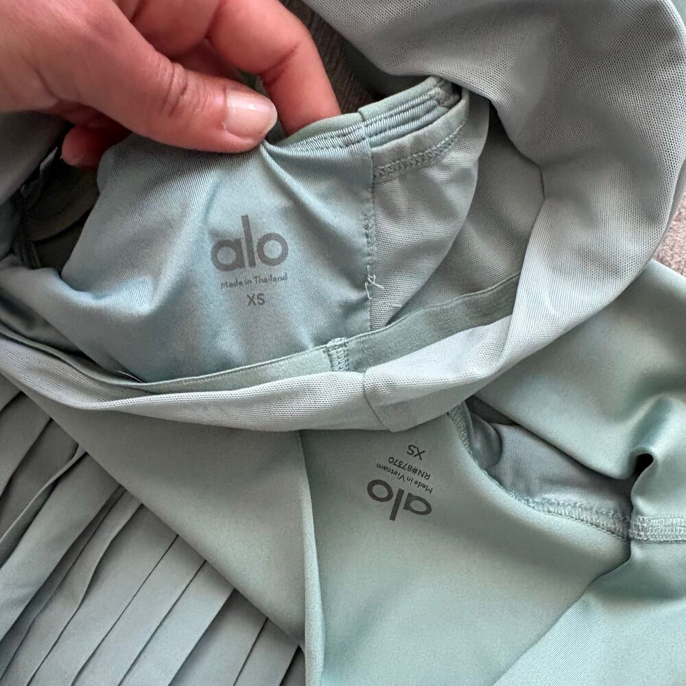 Alo Yoga Skirt Set - Picture 6 of 6
